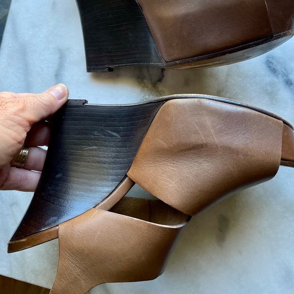 MARNI smooth tan leather wrapped platform heels - Picture 6 of 9